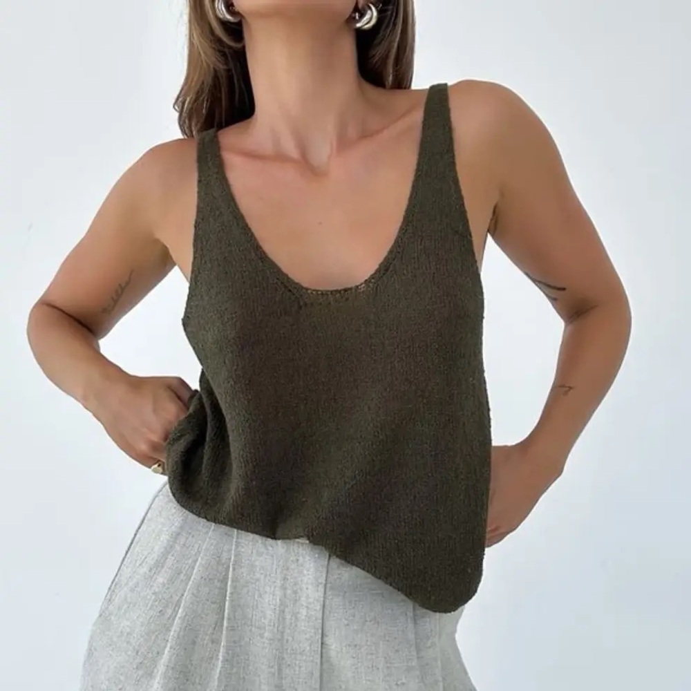 Rumored Easygoing Tank in Moss